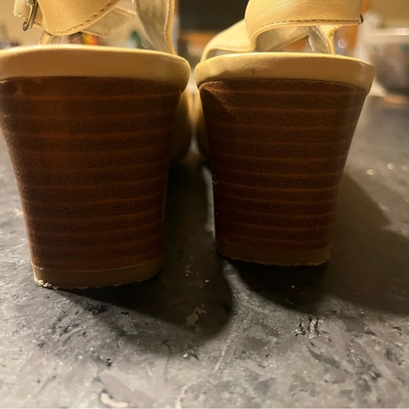 Anne Klein Wedge Heels 7 1/2 M - Picture 5 of 5